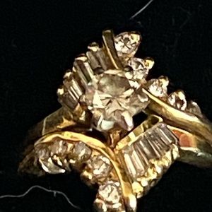 OBO** 18 kt yellow gold. 2.1 total carot weight natural diamonds. Size 4 1/2